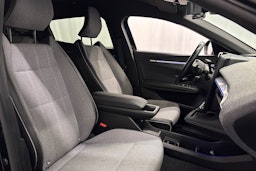 musta Renault Megane 2022 kuva 15.