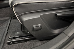 musta Renault Megane 2022 kuva 28.
