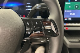 valkoinen Renault Megane 2022 kuva 21.