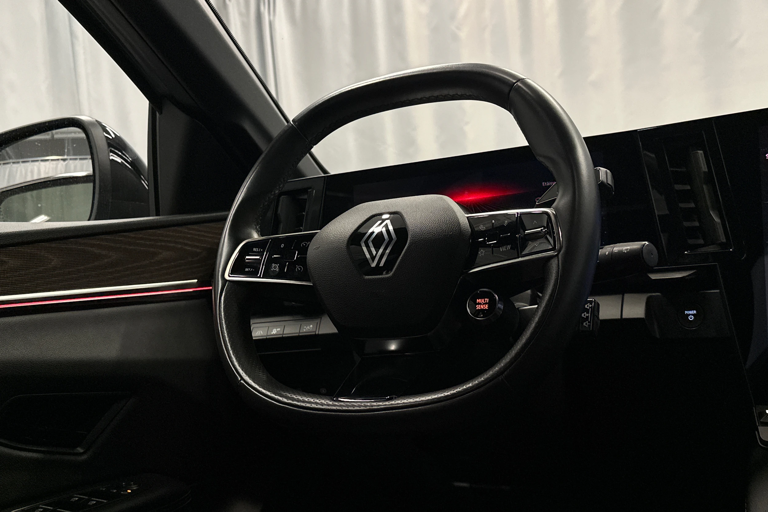 harmaa Renault Megane 2023 kuva 18.