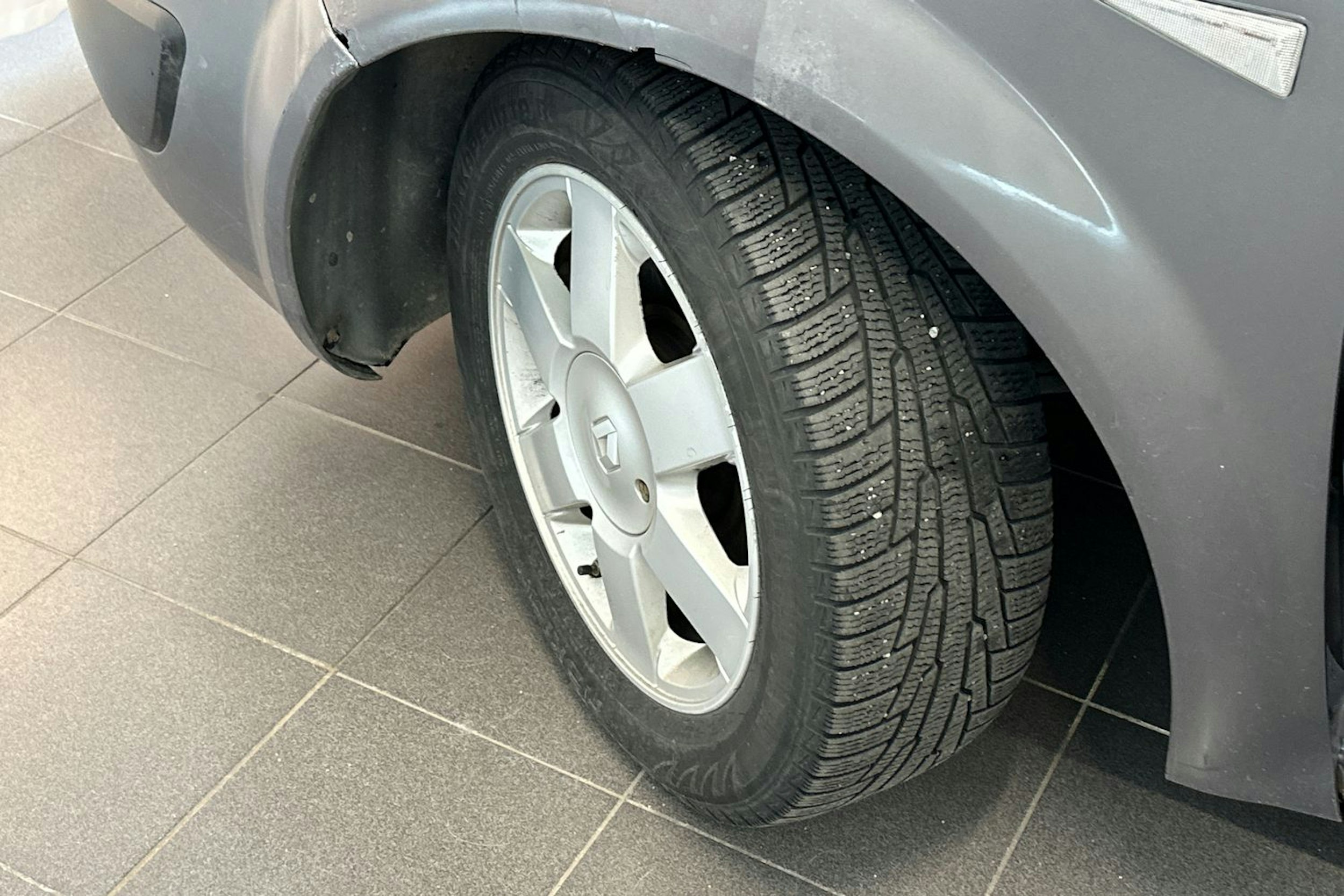 Harmaa Renault SCENIC 2005 kuva 13.