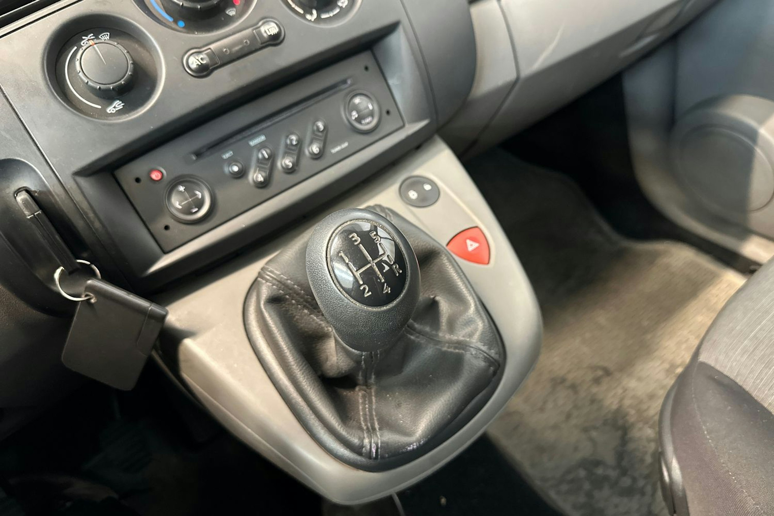 Harmaa Renault SCENIC 2005 kuva 16.