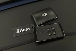 musta Renault Scenic 2024 kuva 38.
