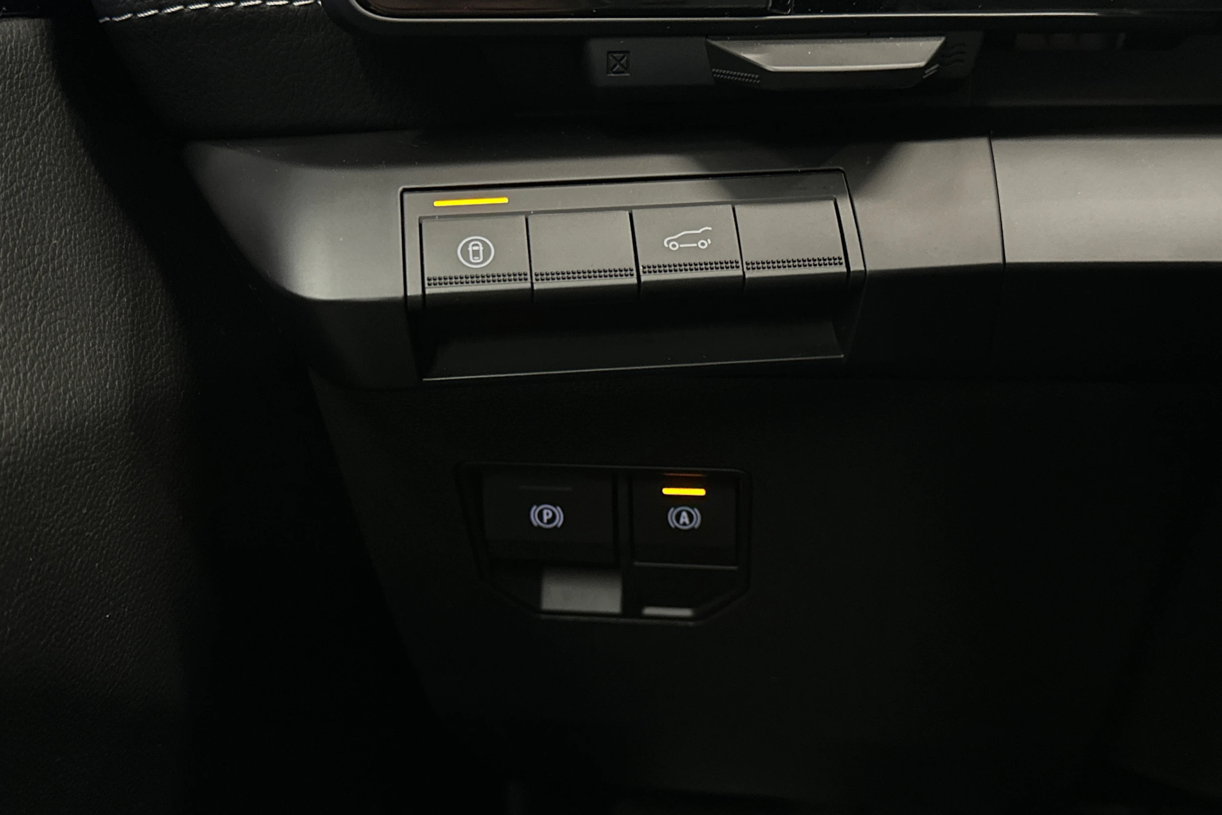 valkoinen Renault Scenic 2024 kuva 14.