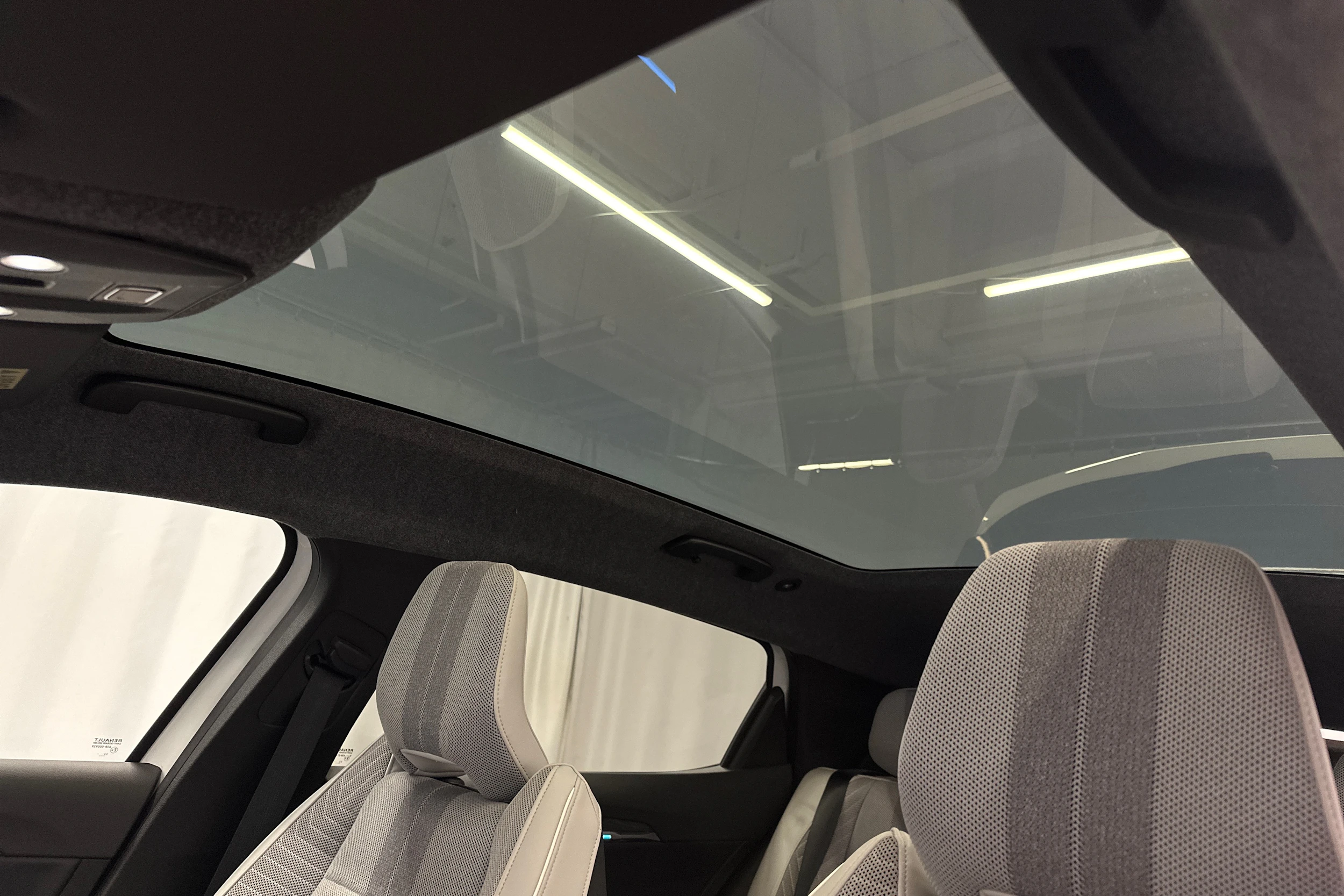 valkoinen Renault Scenic 2024 kuva 35.