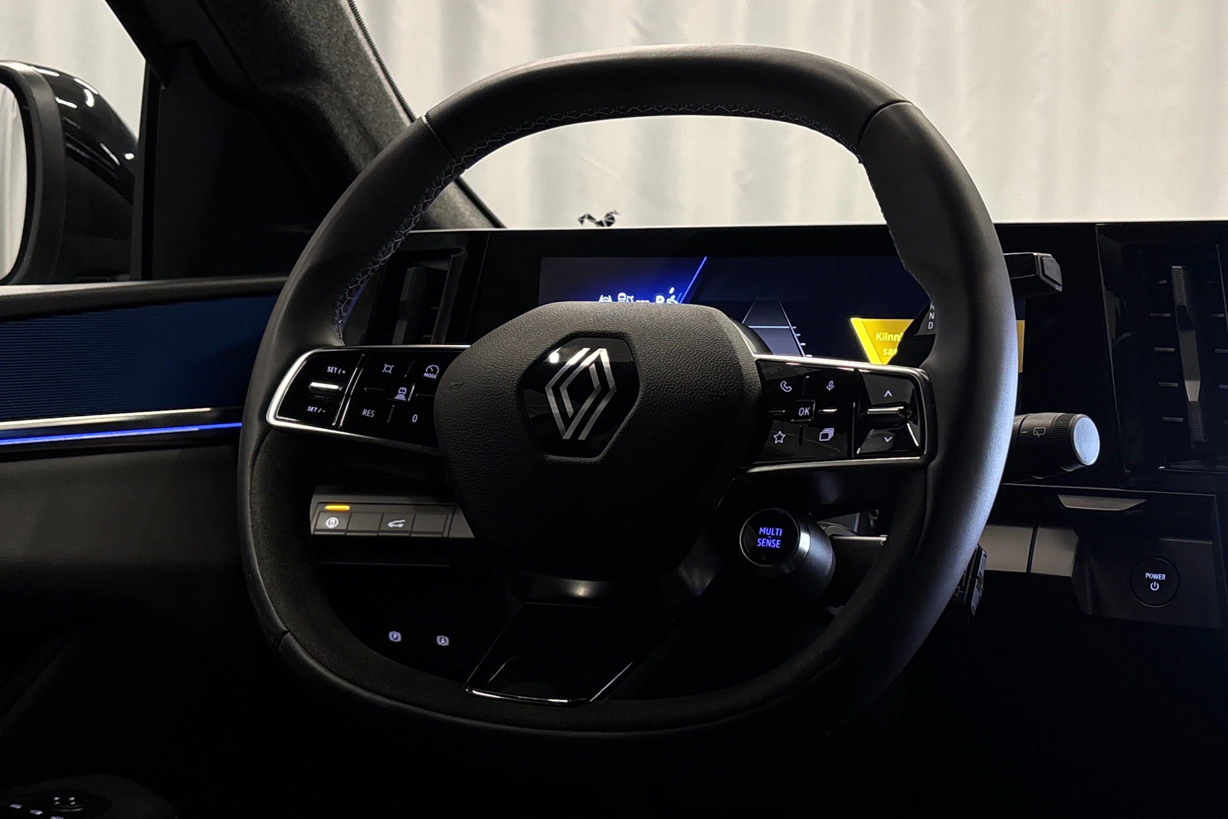 harmaa Renault Scenic 2024 kuva 18.