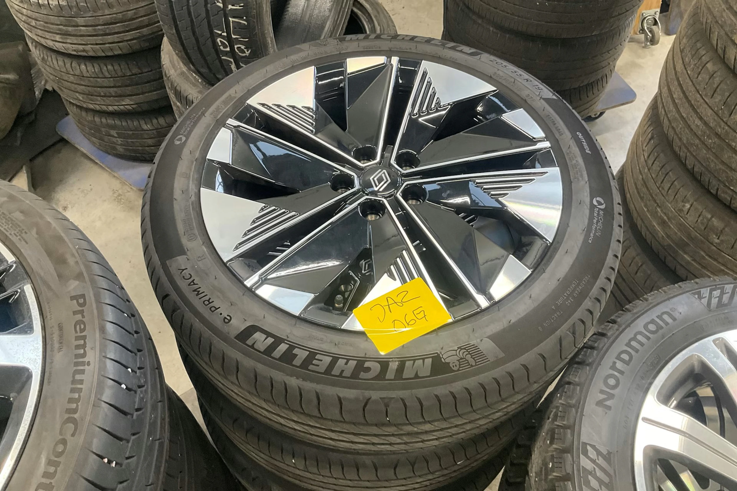 musta Renault Scenic 2025 kuva 6.