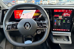 punainen Renault Scenic 2025 kuva 4.