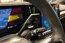 punainen Renault Scenic 2025 kuva 15.