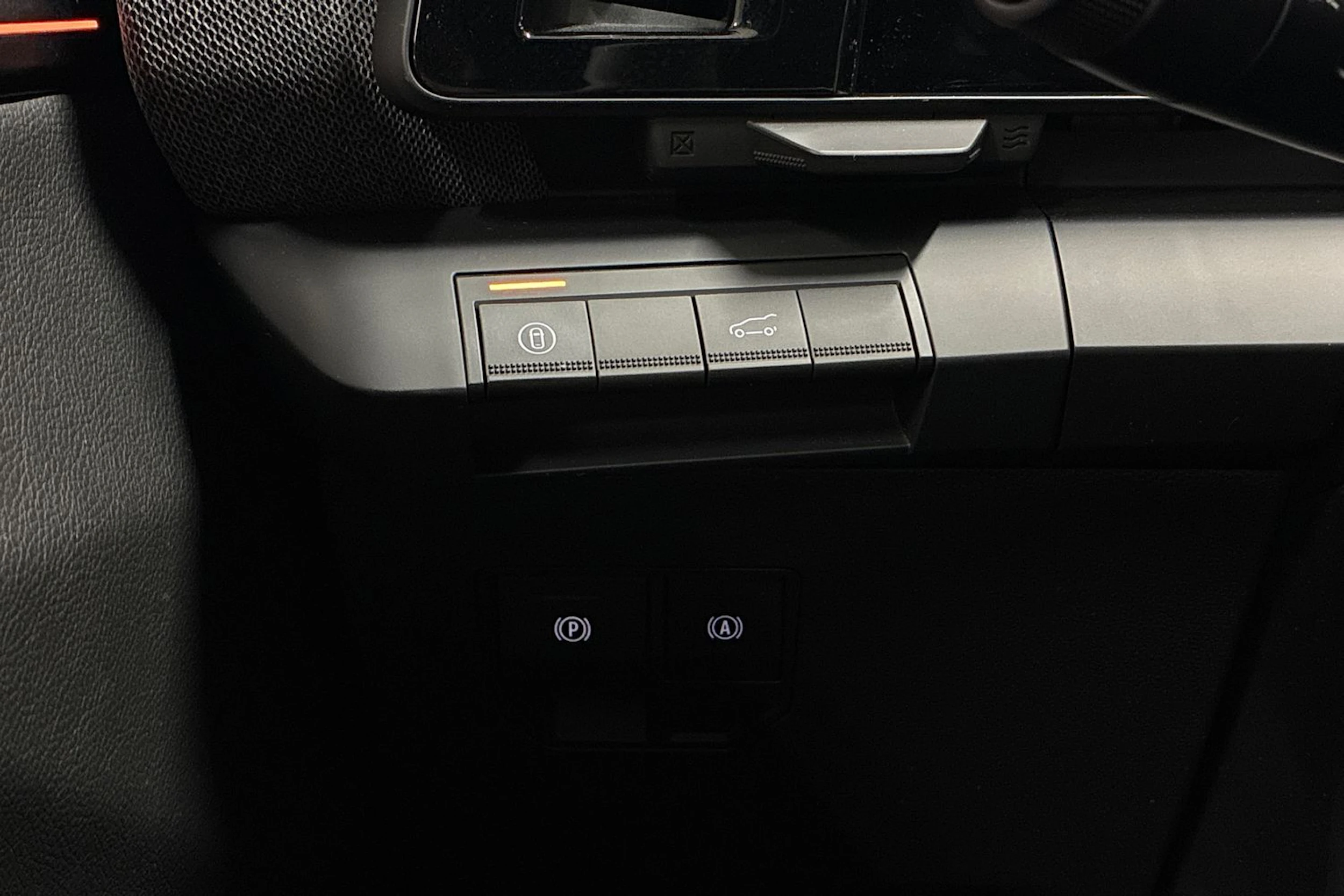 punainen Renault Scenic 2025 kuva 16.