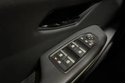 punainen Renault Scenic 2025 kuva 17.