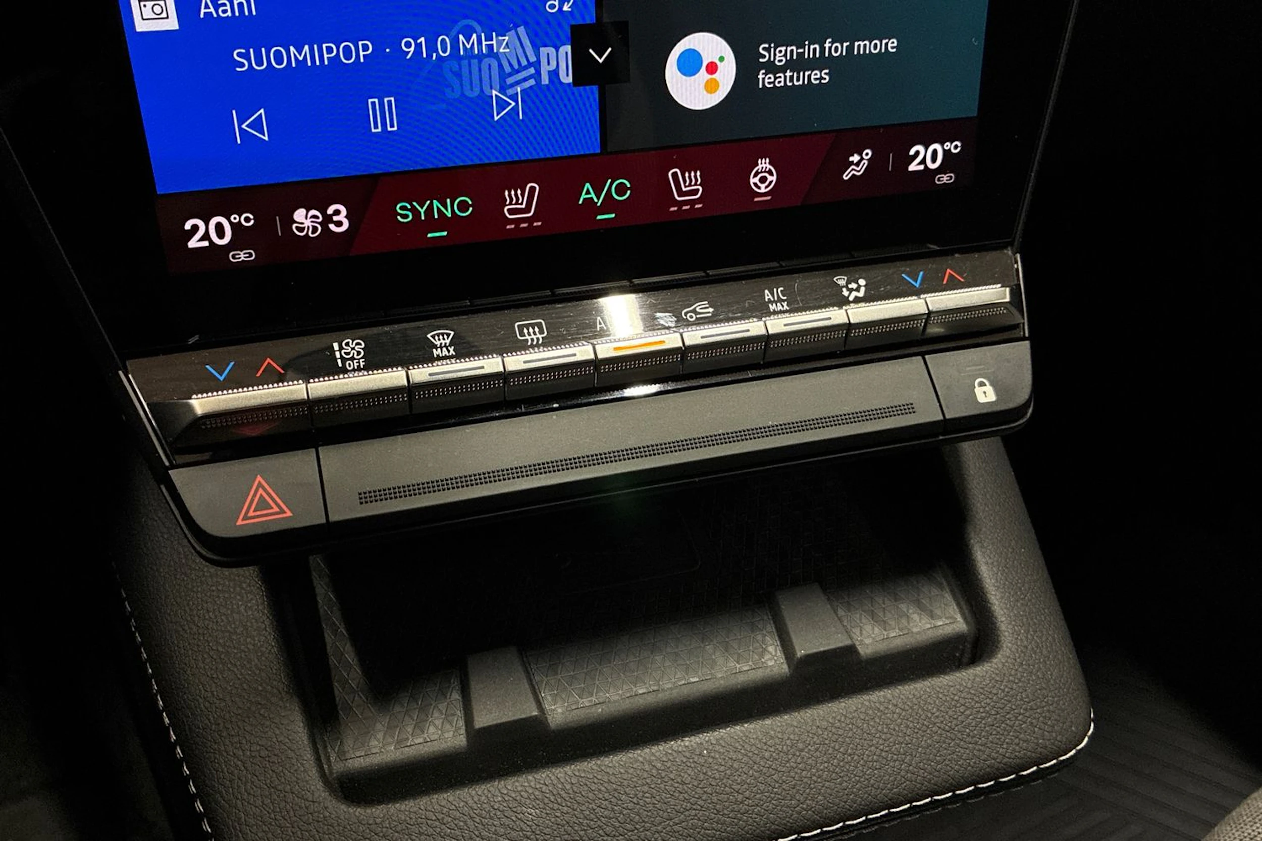 punainen Renault Scenic 2025 kuva 19.