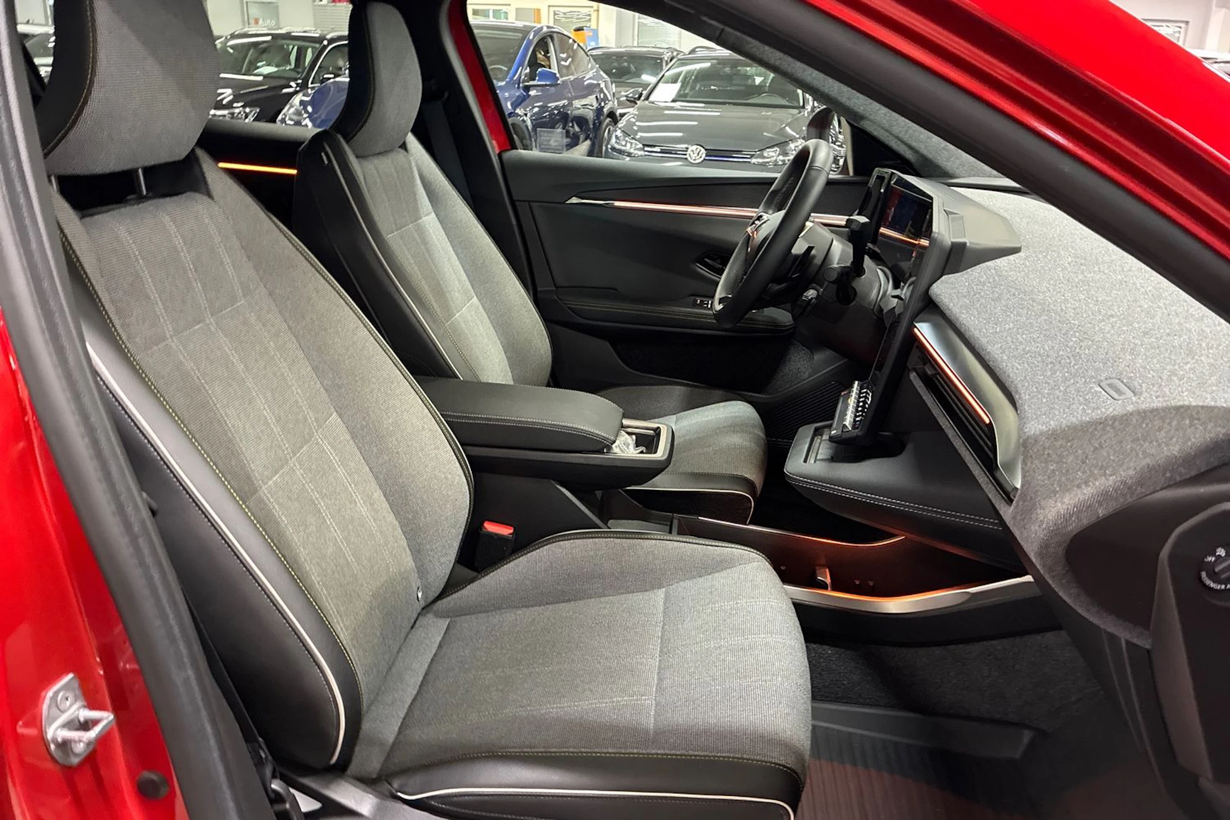 punainen Renault Scenic 2025 kuva 28.