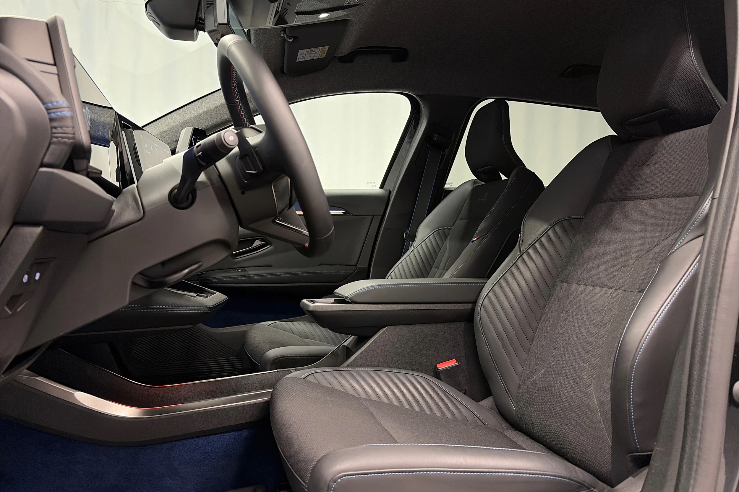 musta Renault Scenic 2026 kuva 22.