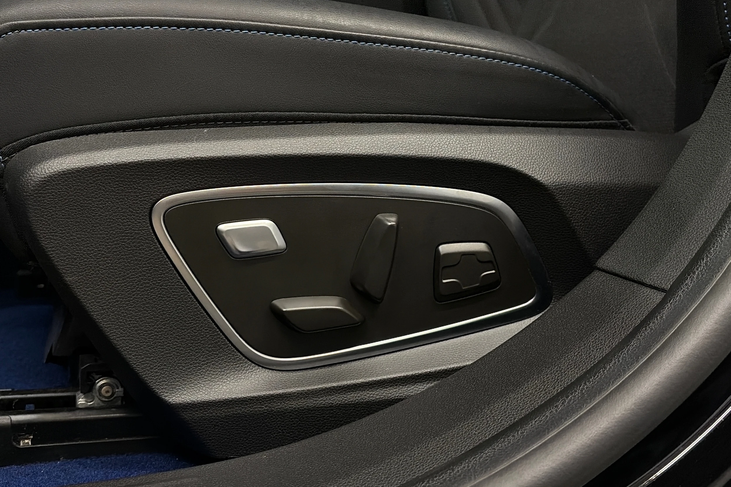 musta Renault Scenic 2026 kuva 24.