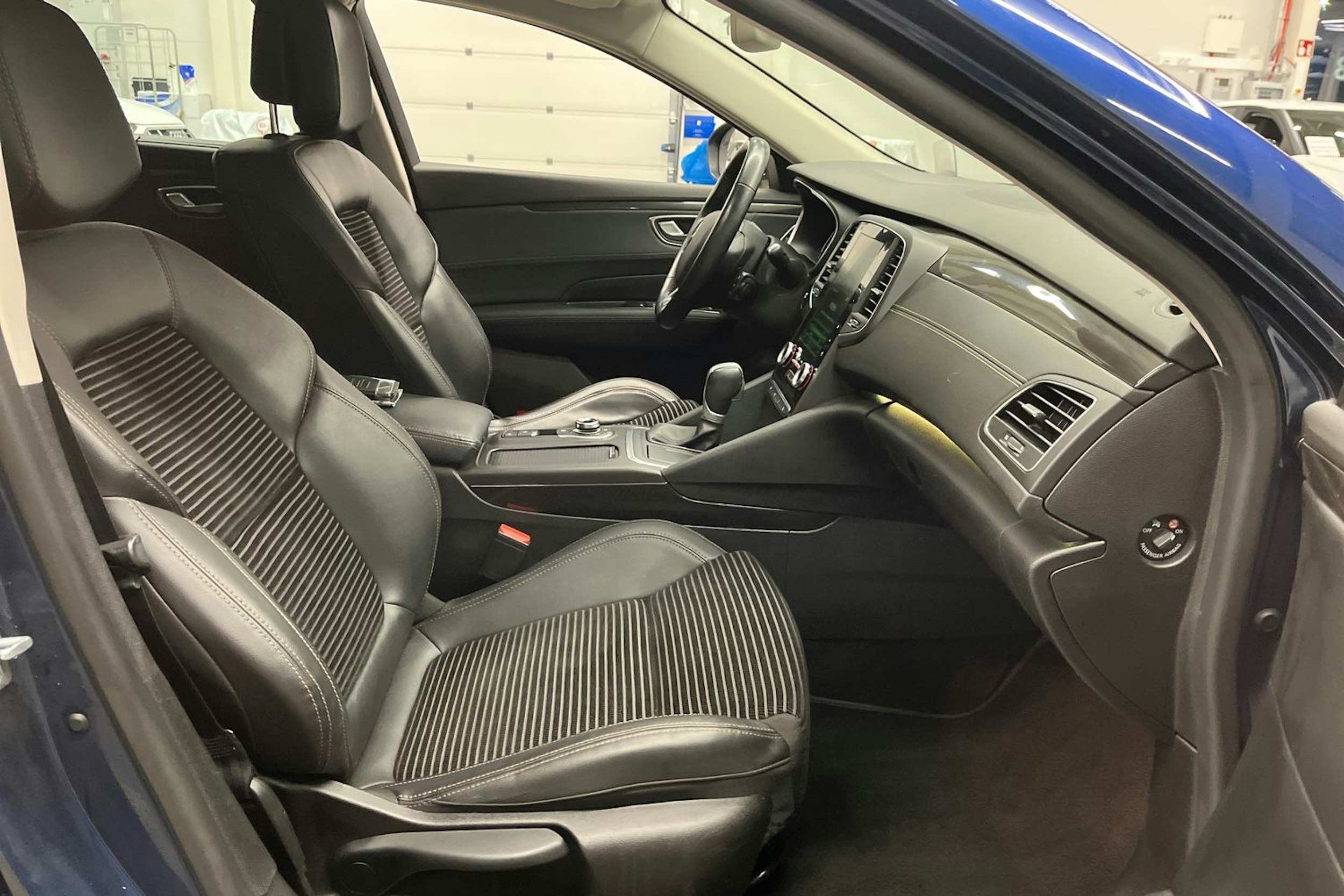sininen Renault Talisman 2016 kuva 12.
