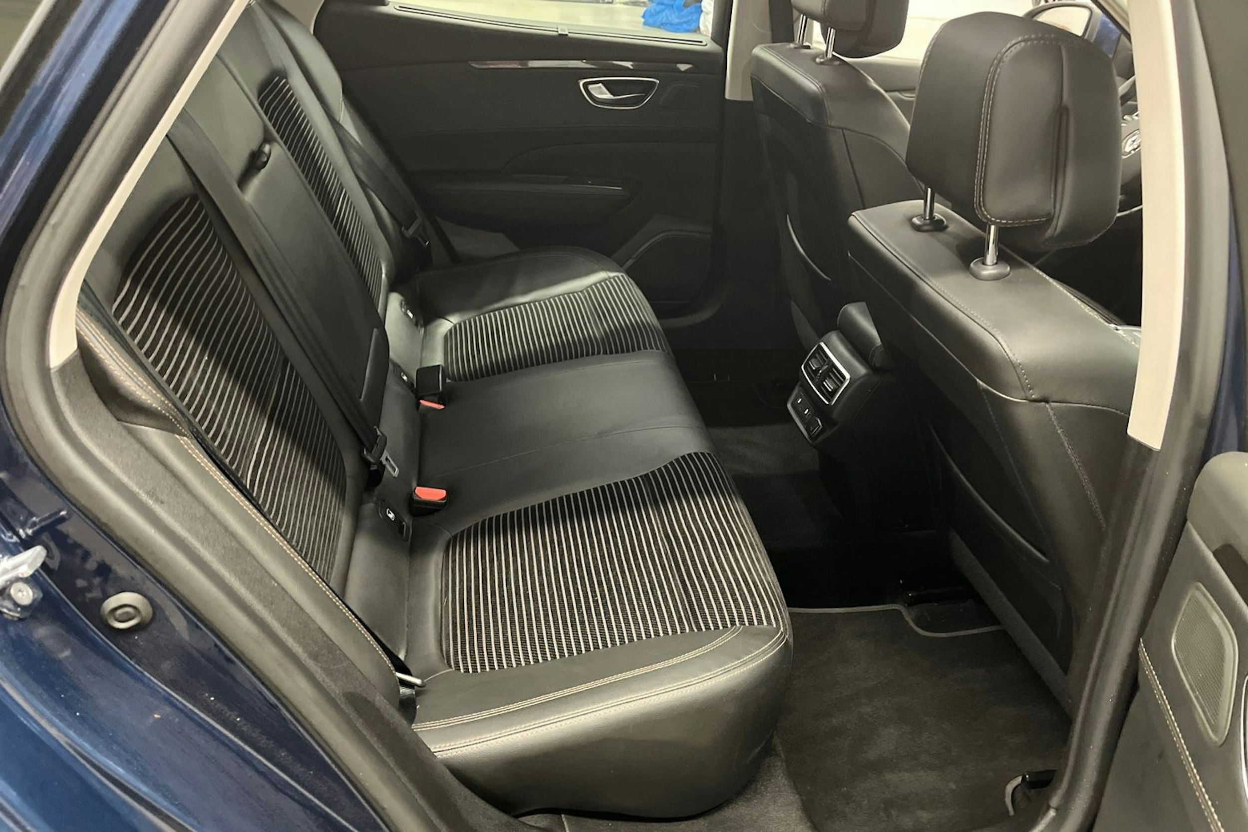 sininen Renault Talisman 2016 kuva 14.