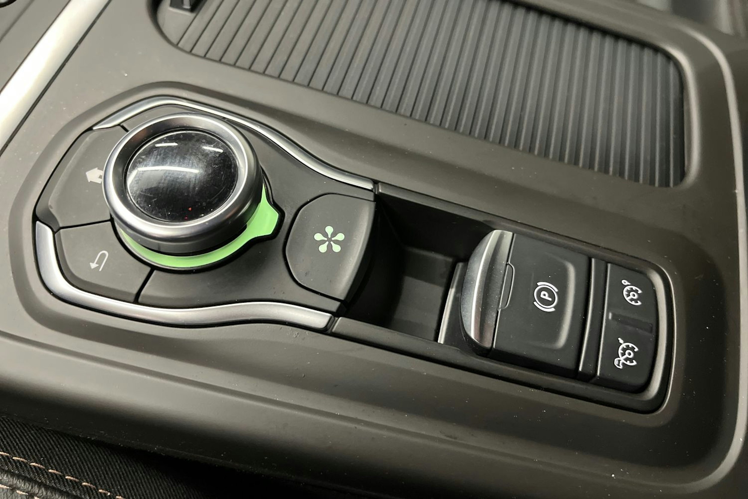 sininen Renault Talisman 2016 kuva 19.