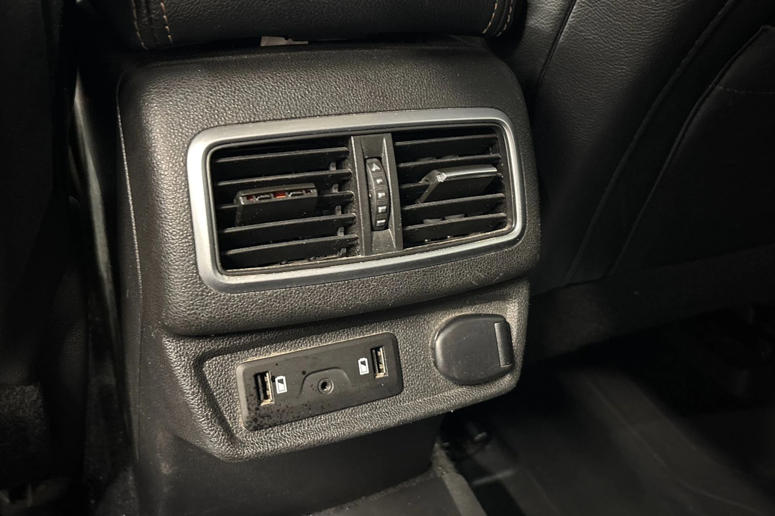 ruskea (beige) Renault Talisman 2016 kuva 12.