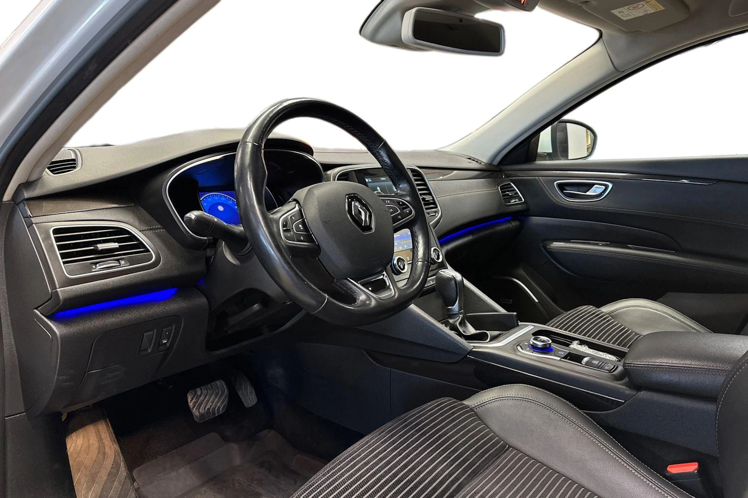 valkoinen Renault Talisman 2017 kuva 8.