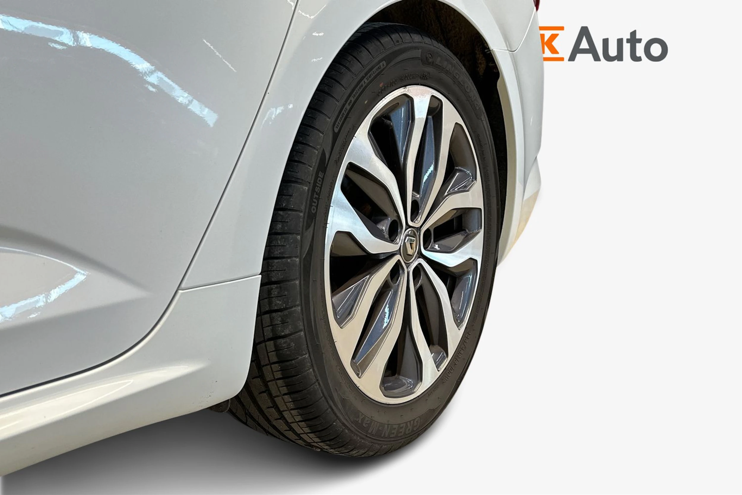 valkoinen Renault Talisman 2017 kuva 12.
