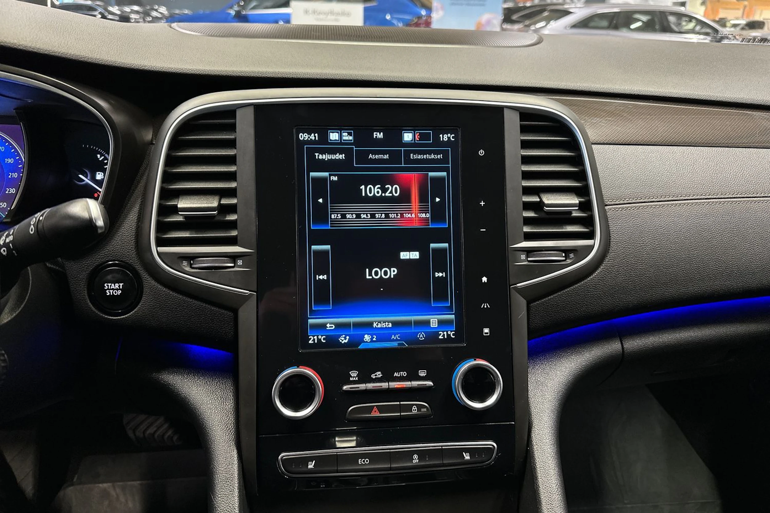 valkoinen Renault Talisman 2017 kuva 22.