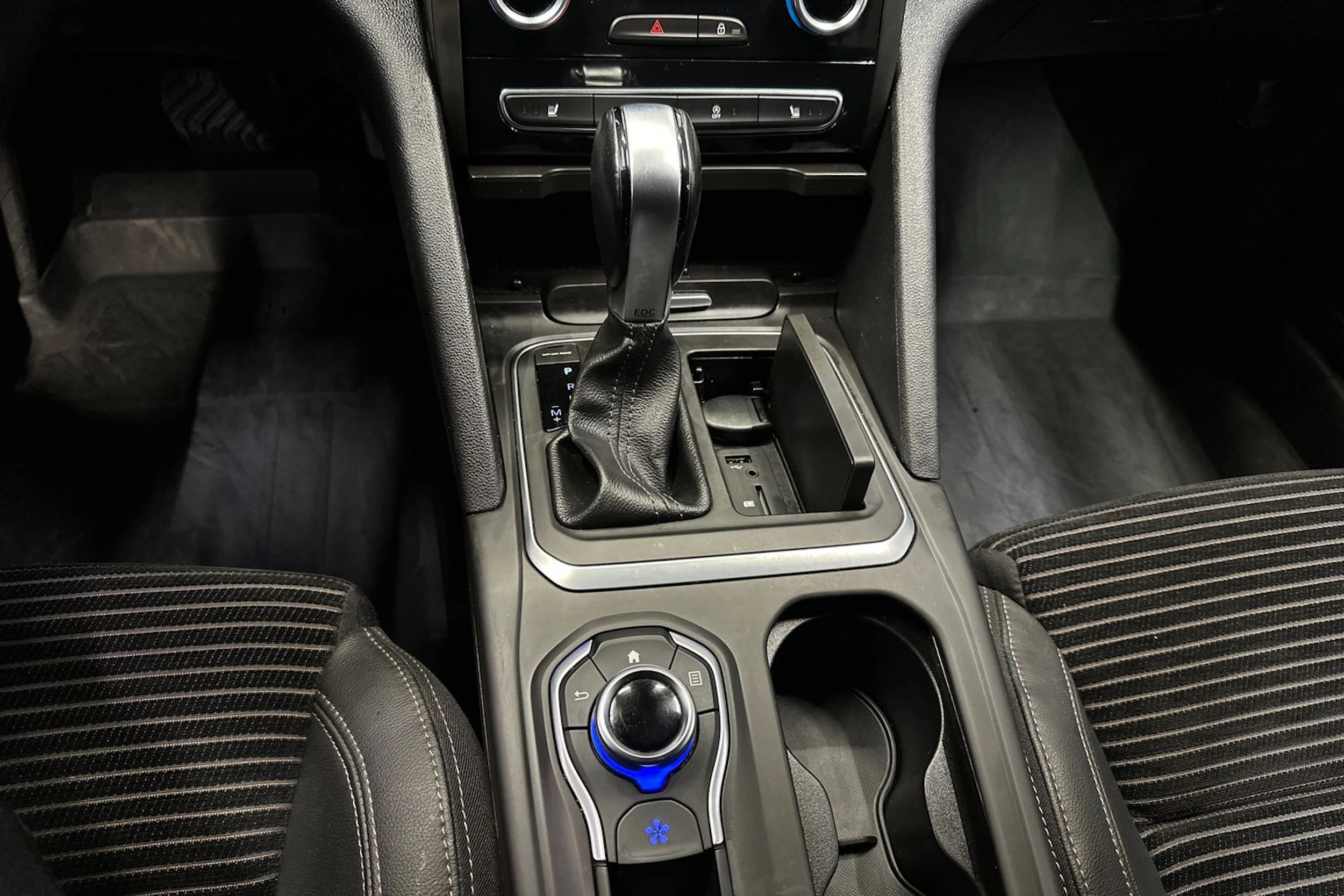 valkoinen Renault Talisman 2017 kuva 23.