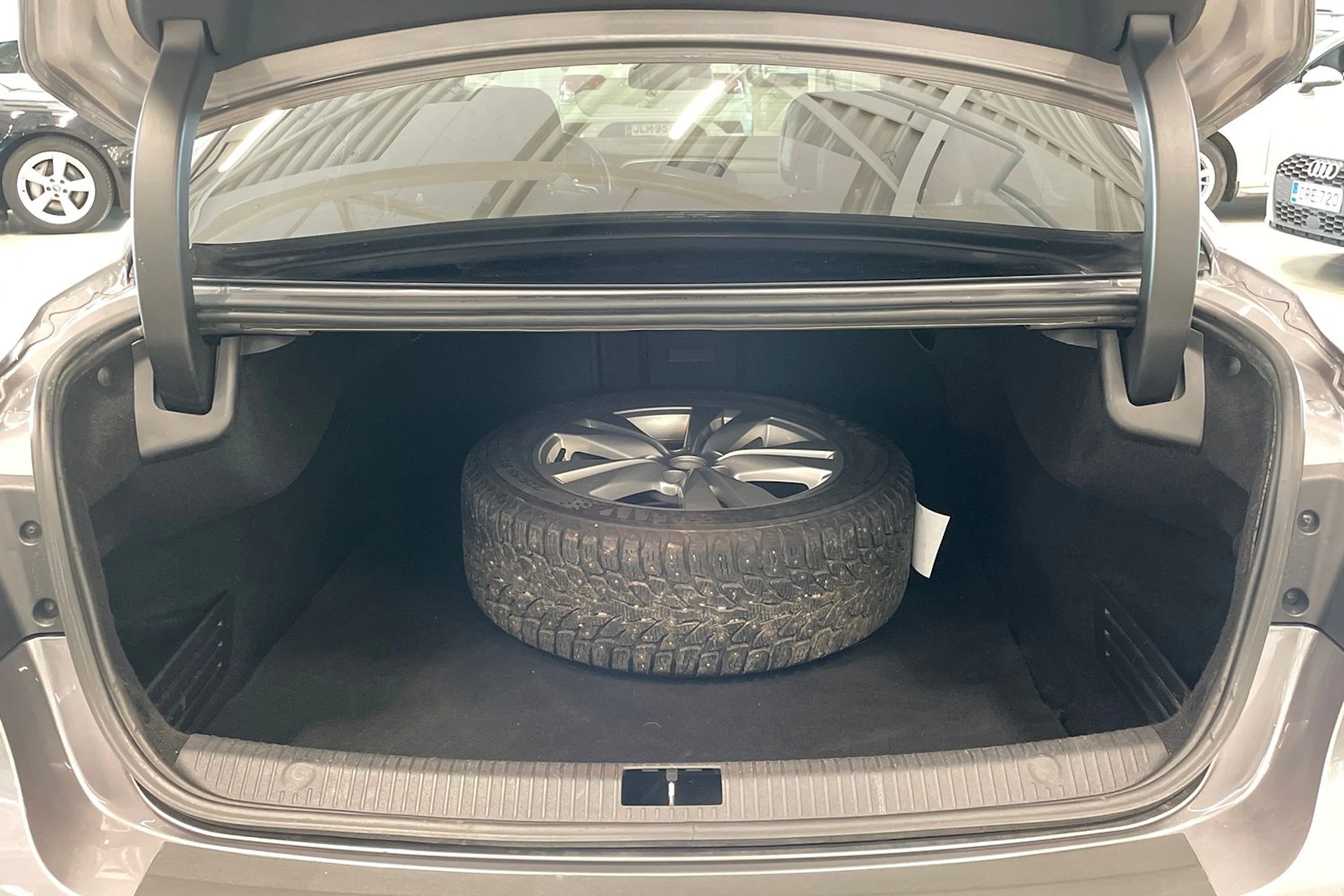 harmaa Renault Talisman 2018 kuva 29.