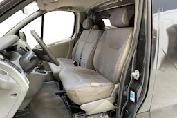 musta Renault Trafic 2005 kuva 6.