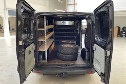musta Renault Trafic 2005 kuva 12.