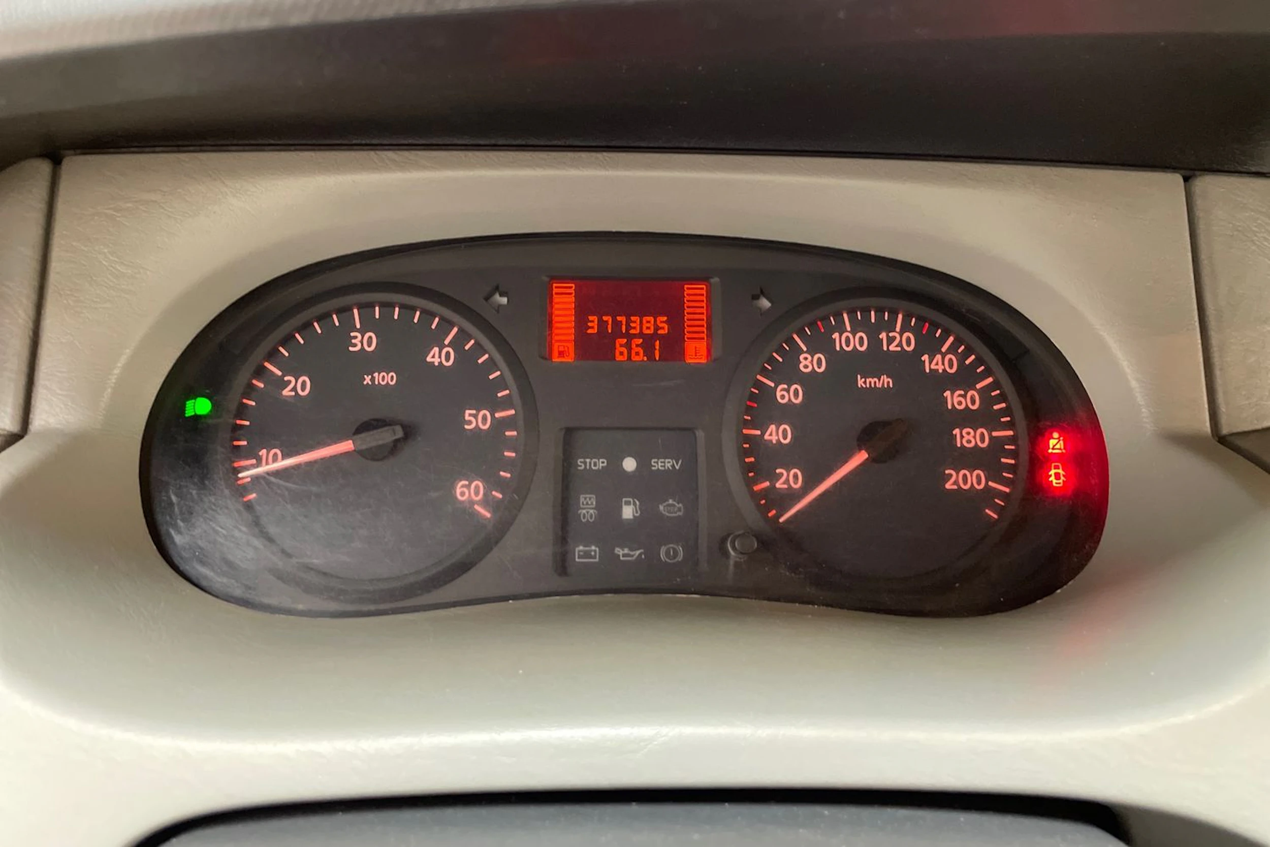 musta Renault Trafic 2005 kuva 16.