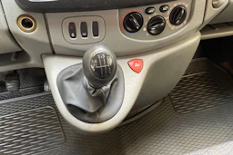musta Renault Trafic 2005 kuva 19.