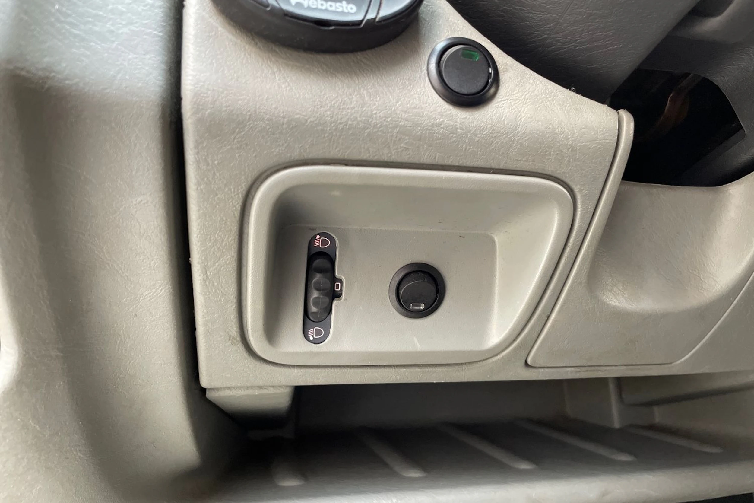 musta Renault Trafic 2005 kuva 21.