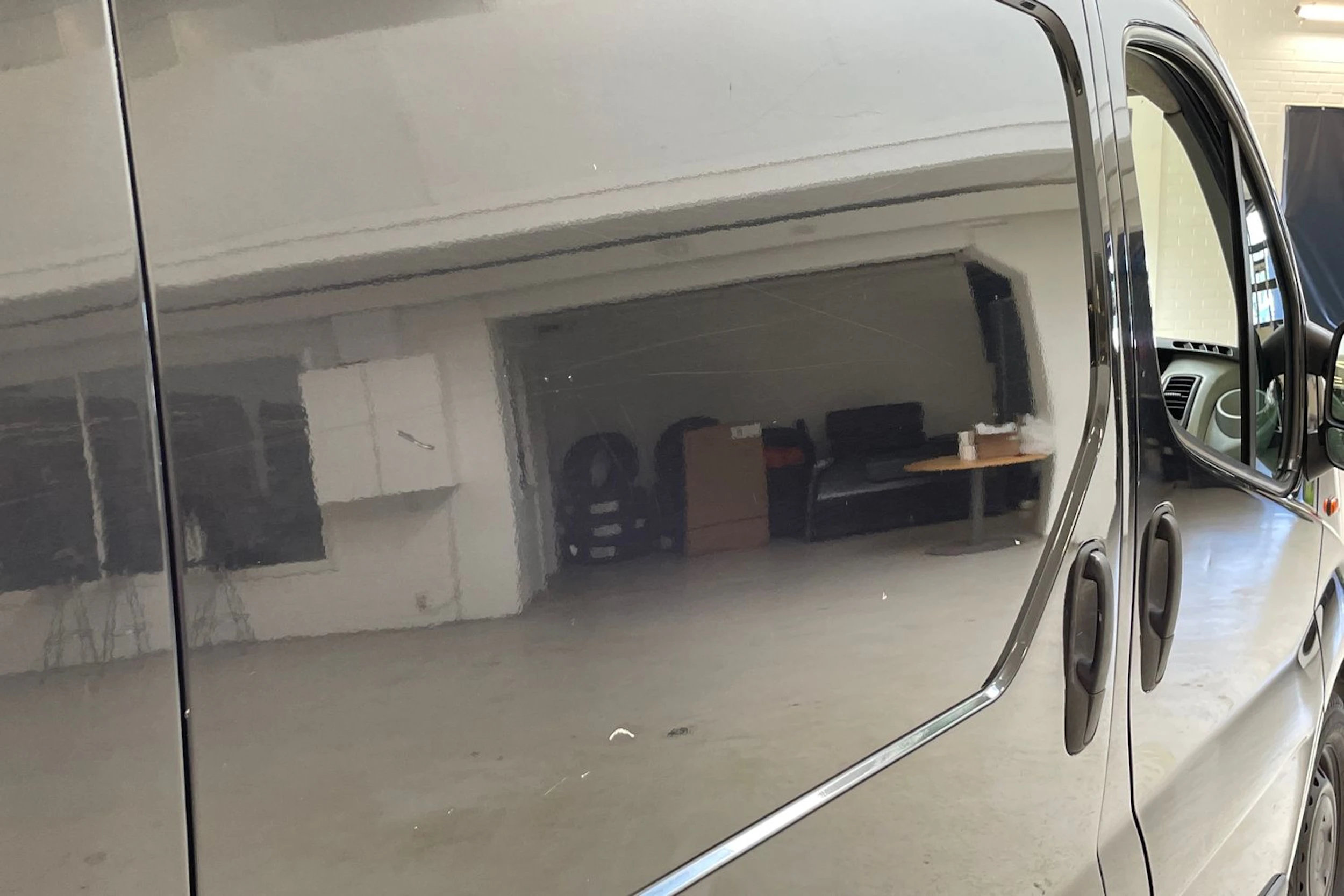 musta Renault Trafic 2005 kuva 36.