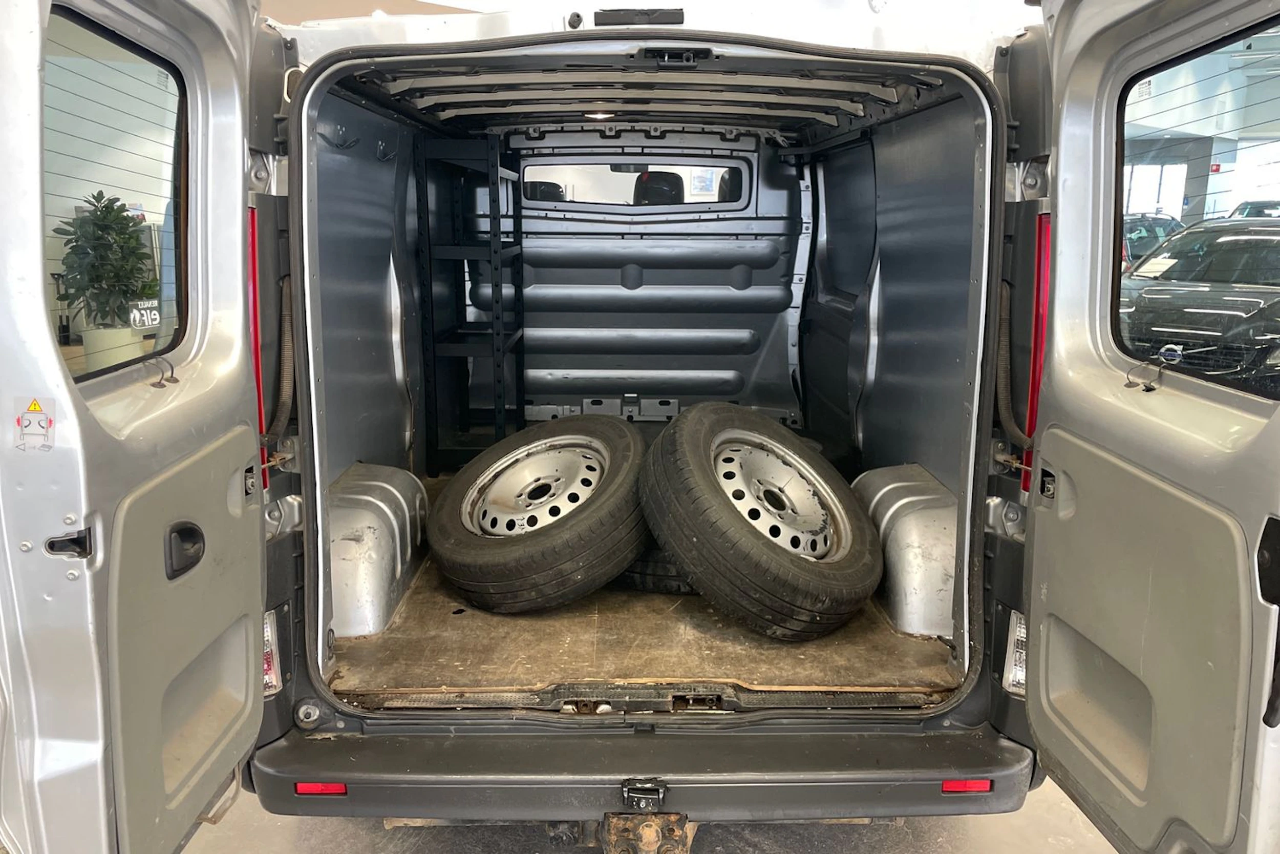 Harmaa Renault Trafic 2008 kuva 15.