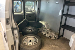 Harmaa Renault Trafic 2008 kuva 17.