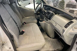 Harmaa Renault Trafic 2008 kuva 19.