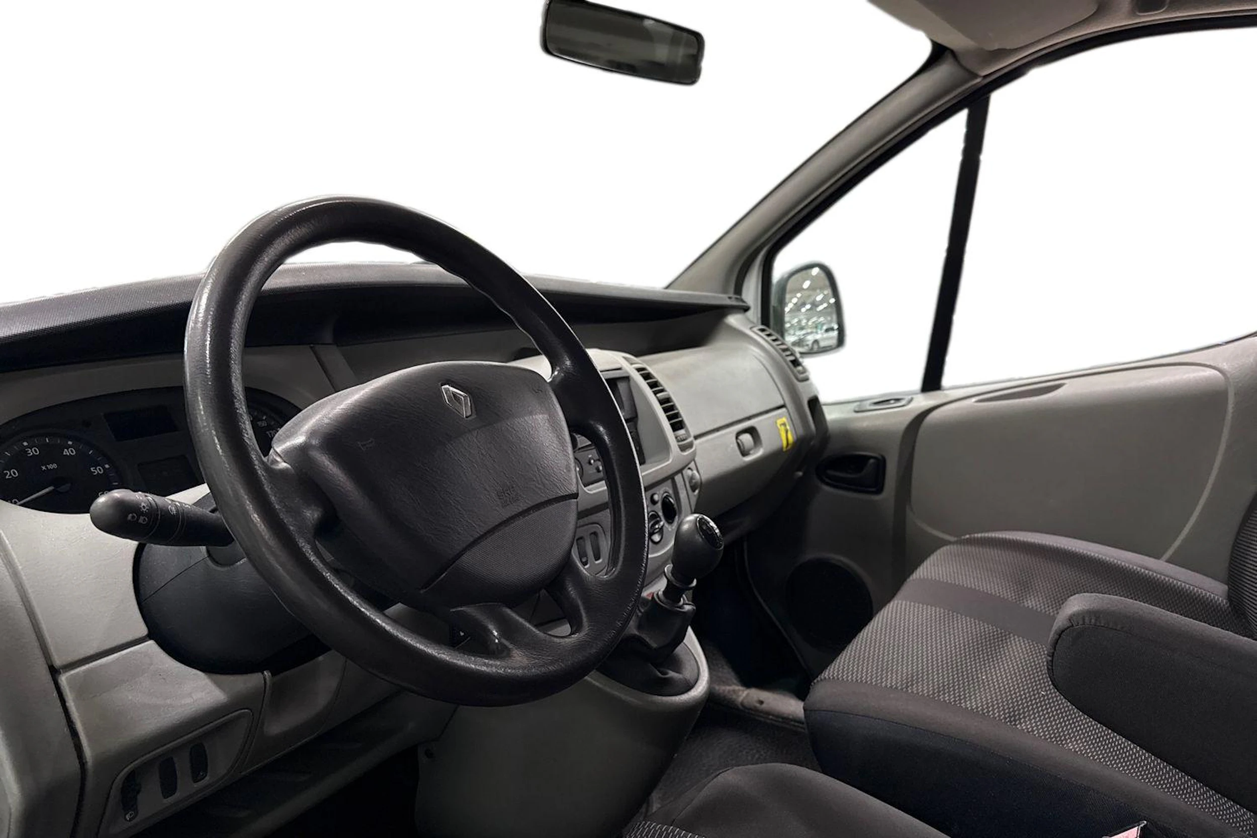 Valkoinen Renault Trafic 2008 kuva 3.