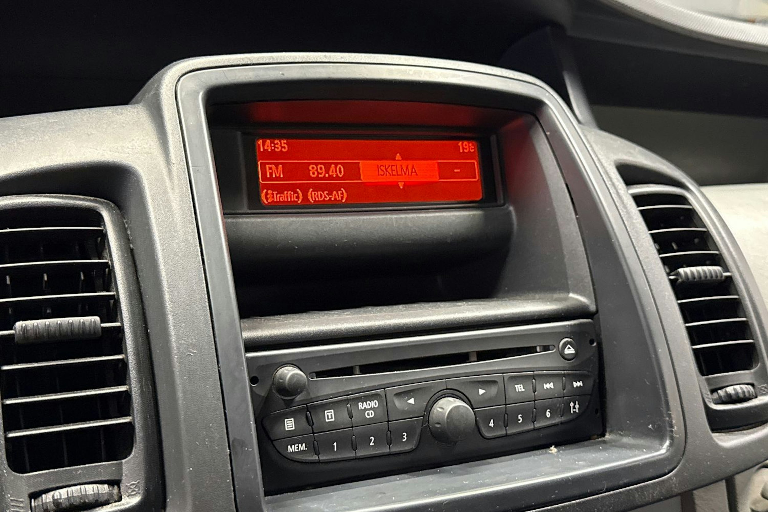 met. sininen Renault Trafic 2014 kuva 17.