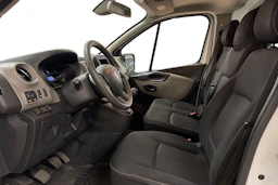valkoinen Renault Trafic 2015 kuva 3.