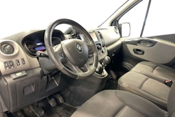 Valkoinen Renault Trafic 2016 kuva 8.