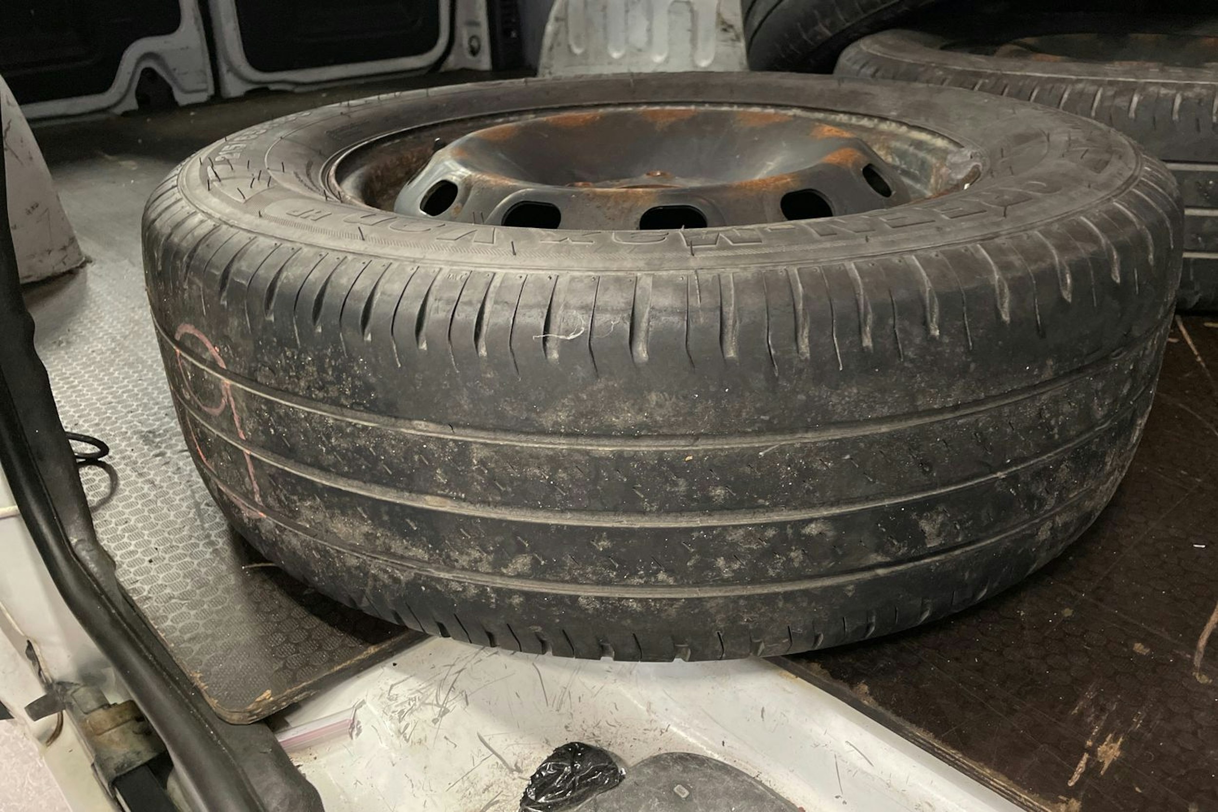 Valkoinen Renault Trafic 2016 kuva 12.