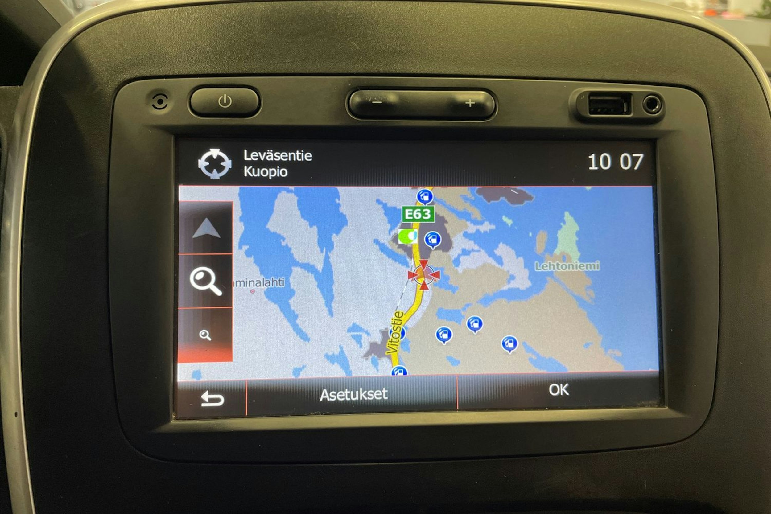 Valkoinen Renault Trafic 2016 kuva 18.