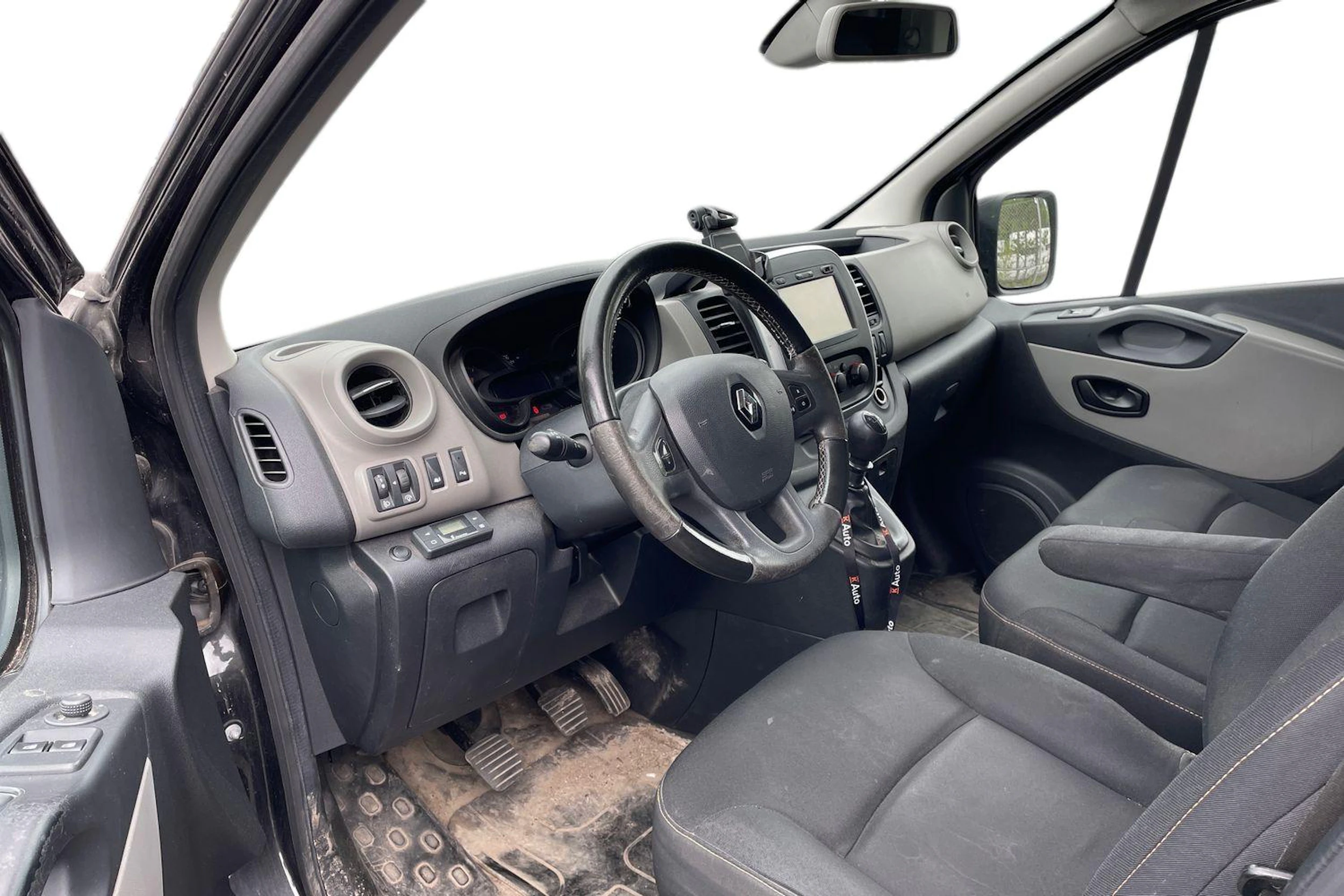 musta Renault Trafic 2016 kuva 3.