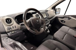 musta Renault Trafic 2016 kuva 8.