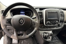musta Renault Trafic 2016 kuva 9.