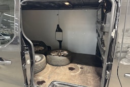 musta Renault Trafic 2016 kuva 13.