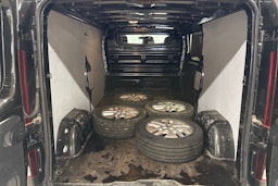 musta Renault Trafic 2016 kuva 15.