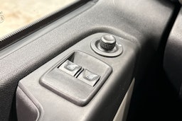 musta Renault Trafic 2016 kuva 18.