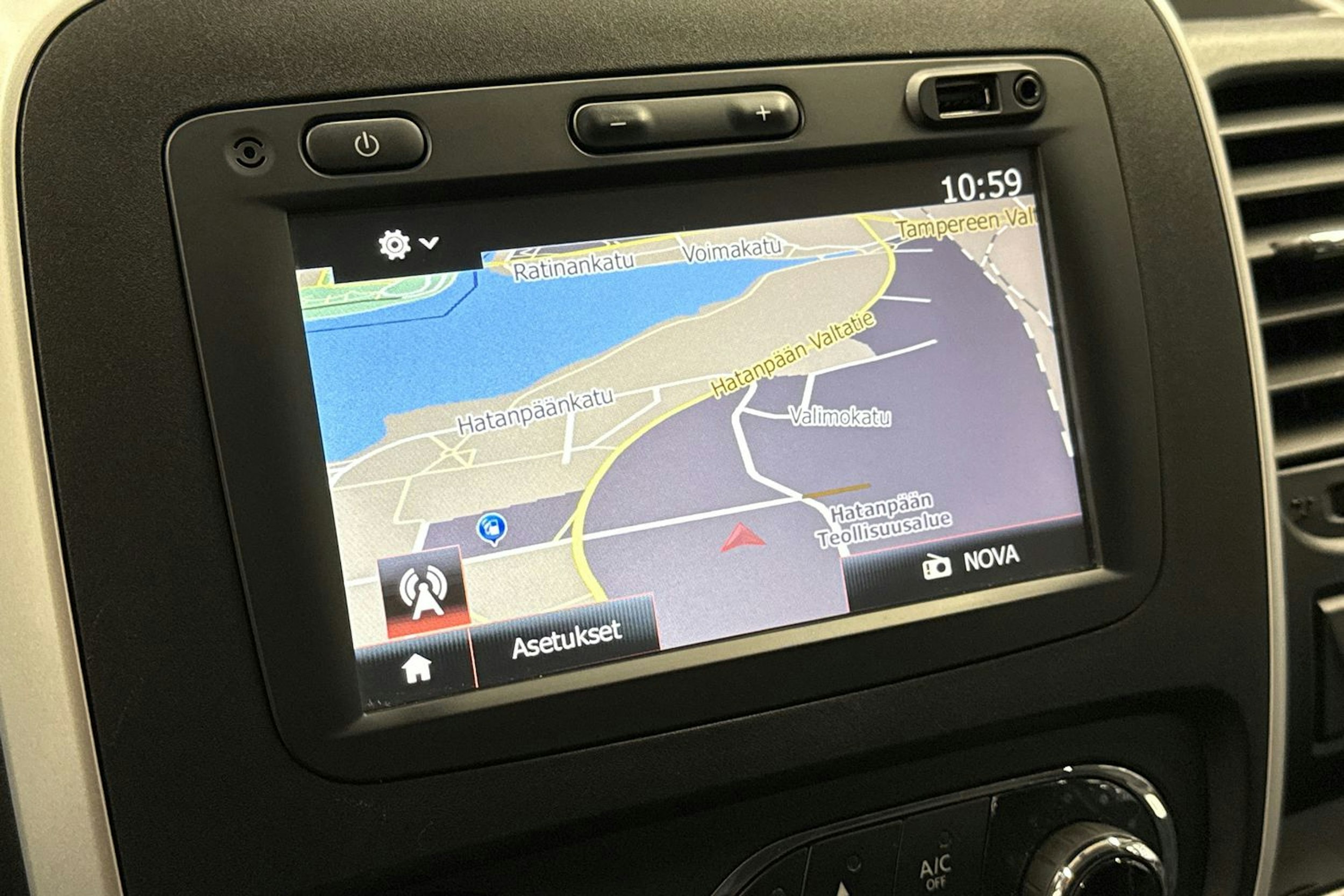 musta Renault Trafic 2016 kuva 22.